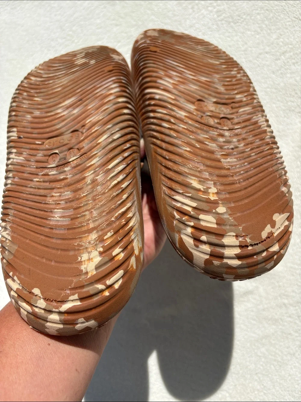 Crocs Mellow Recovery Slides brown marbled cognac sandals Men 8 women’s 10